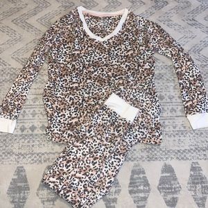 Beautiful Leopard Print Pajama Set - Size M.